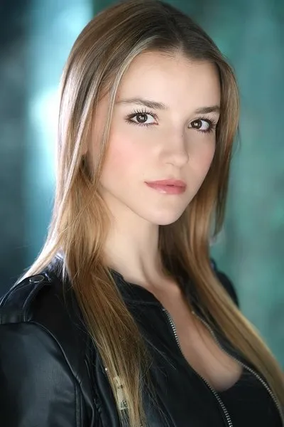 Lara Daans
