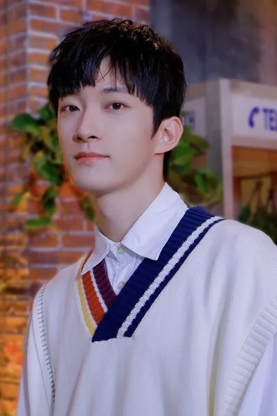 Dong Siyi