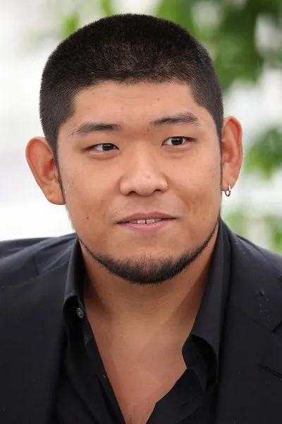 Tianlai Hou