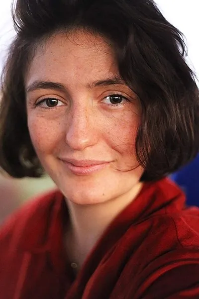 Lexie Roth
