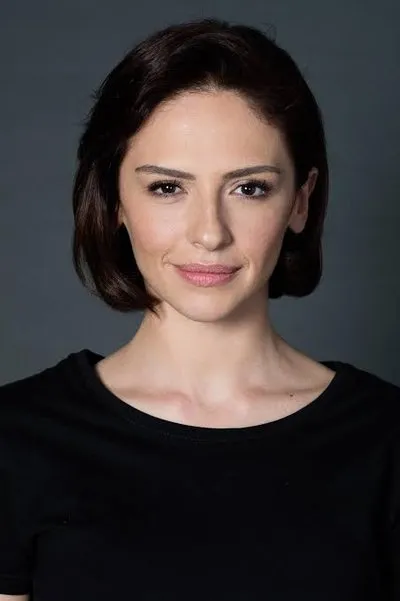 Mia Challis