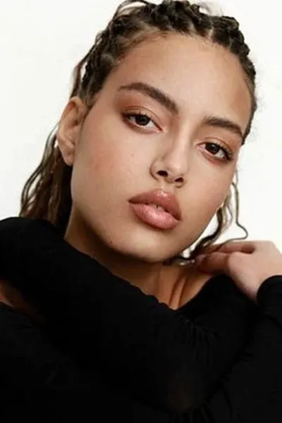 Elle McKinnon