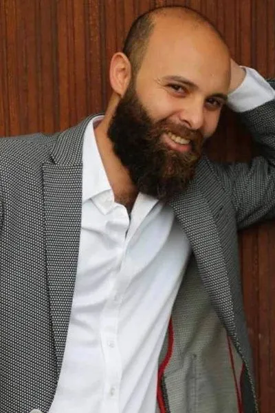 Günes Cyrina Özek