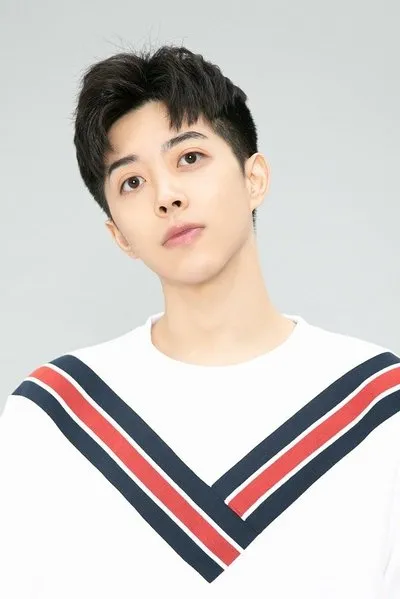 Luo Yizhou