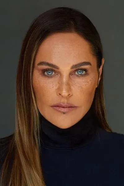 Hülya Avsar