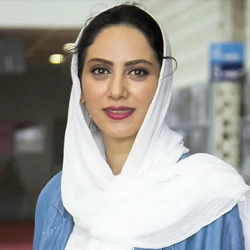 مونا فرجاد