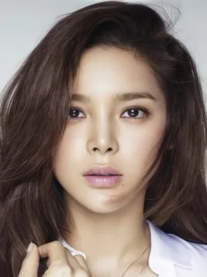 Park Shi Yeon